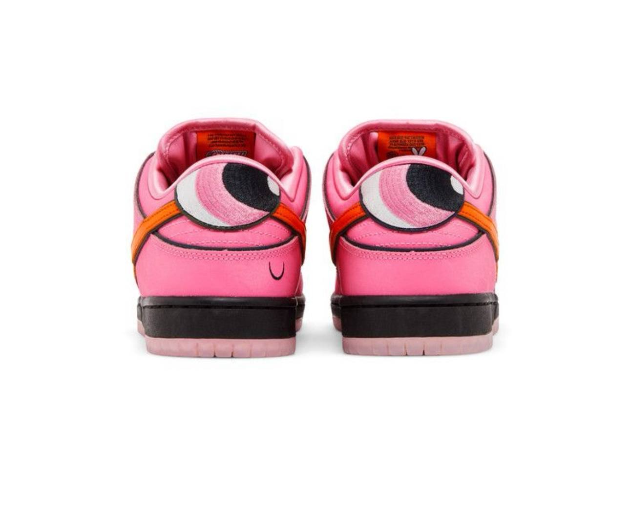 حذاء نايكي إس بي دانك لو بالتعاون مع فتيات القوة