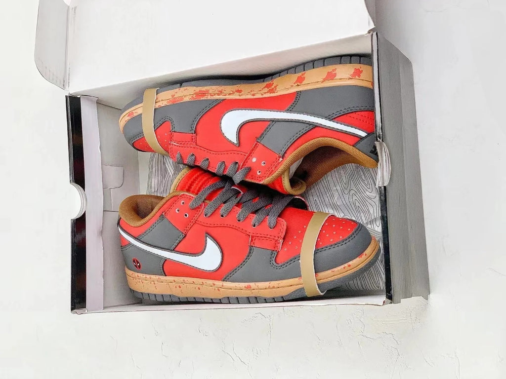 Nike Dunk Low "Deadpool"