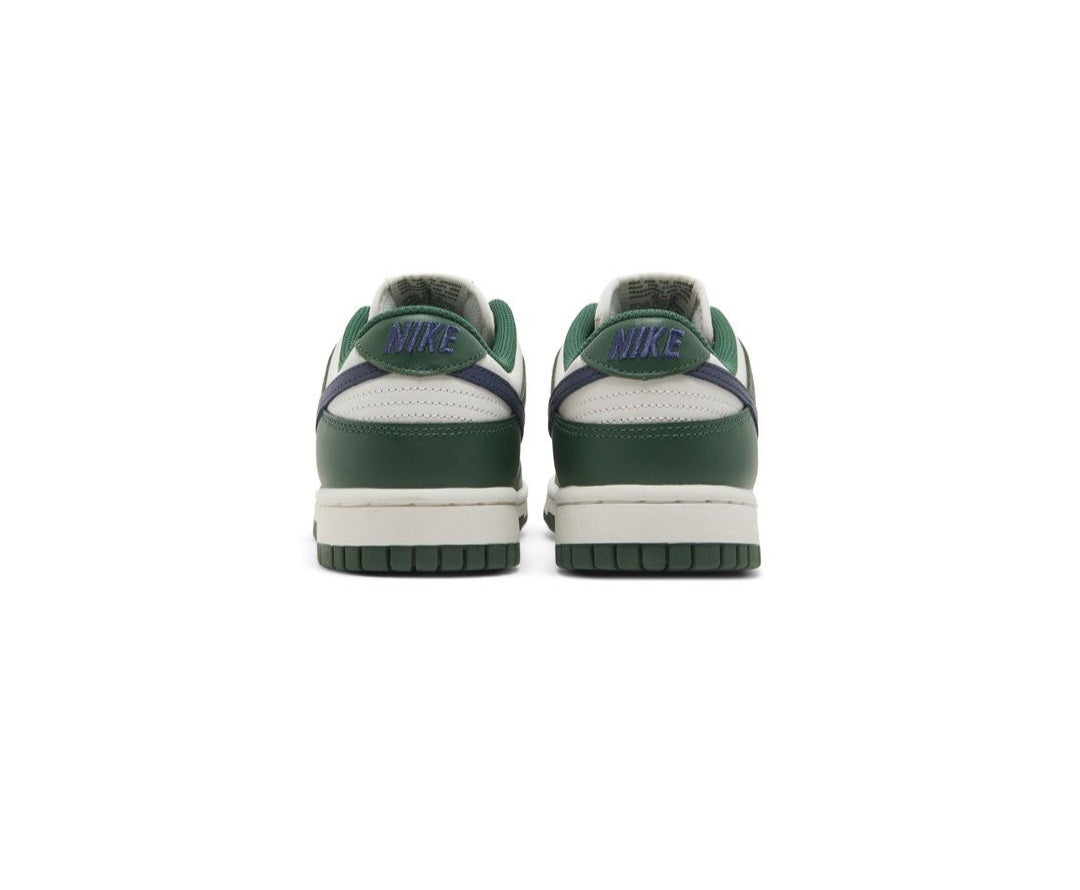 حذاء نايكي دانك لو النسائي "جورج جرين"