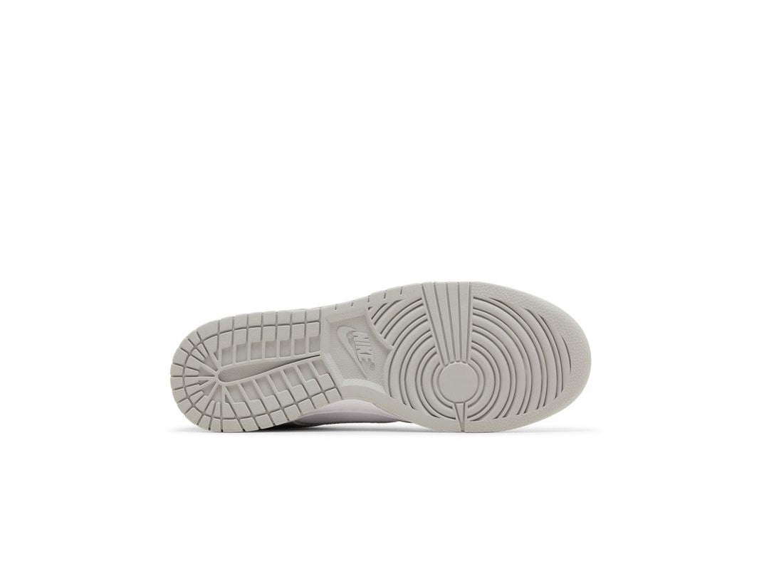 حذاء نايكي دانك لو "الضباب الرمادي"