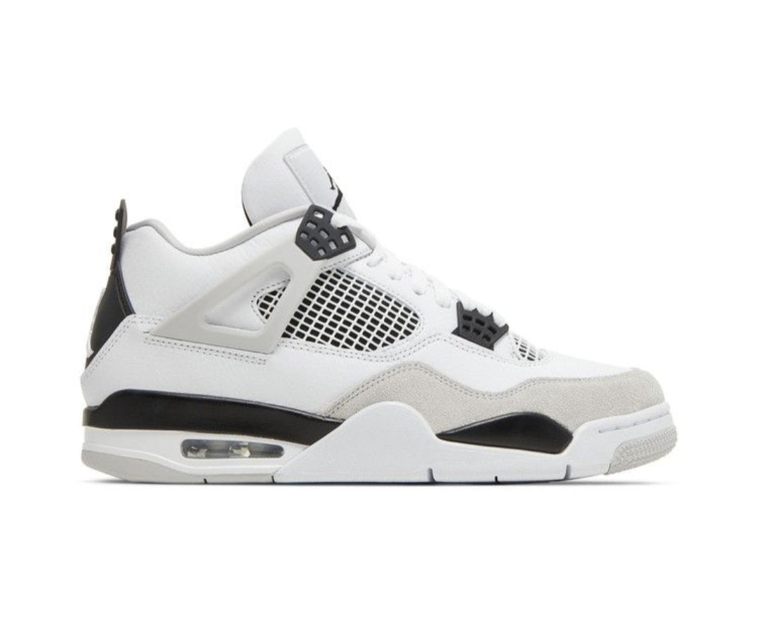 Air Jordan 4 Retro sneakers in the "Military Black"