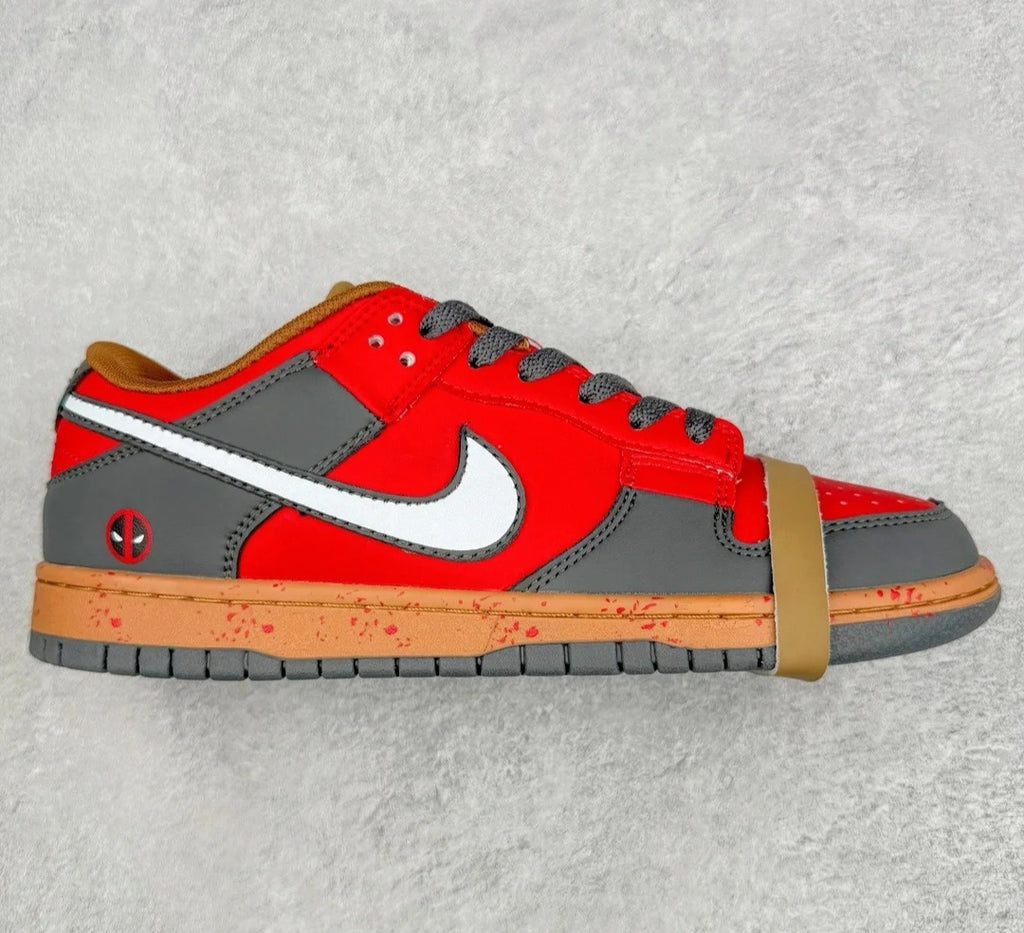 Nike Dunk Low "Deadpool"